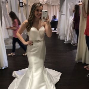 Wedding dress and beautiful belt